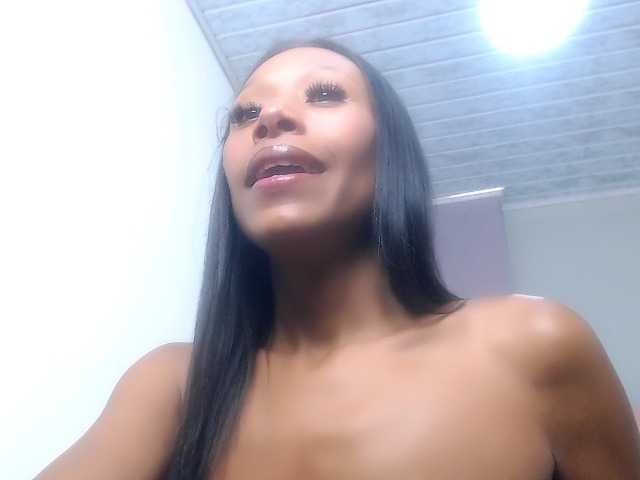 bitch-naughty live cam on BongaCams