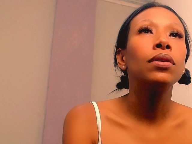 bitch-naughty live cam on BongaCams