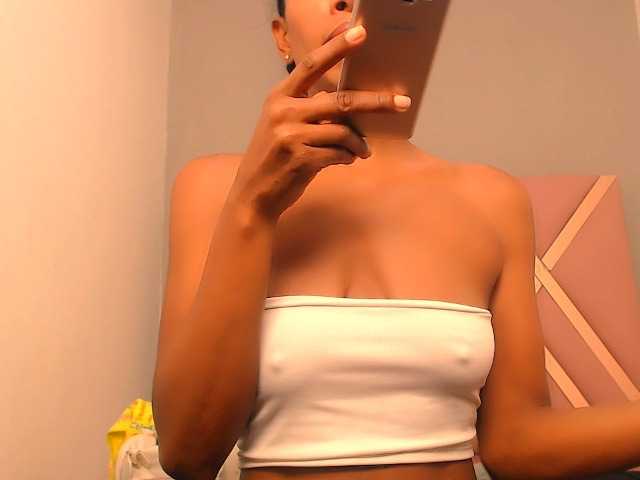 bitch-naughty live cam on BongaCams