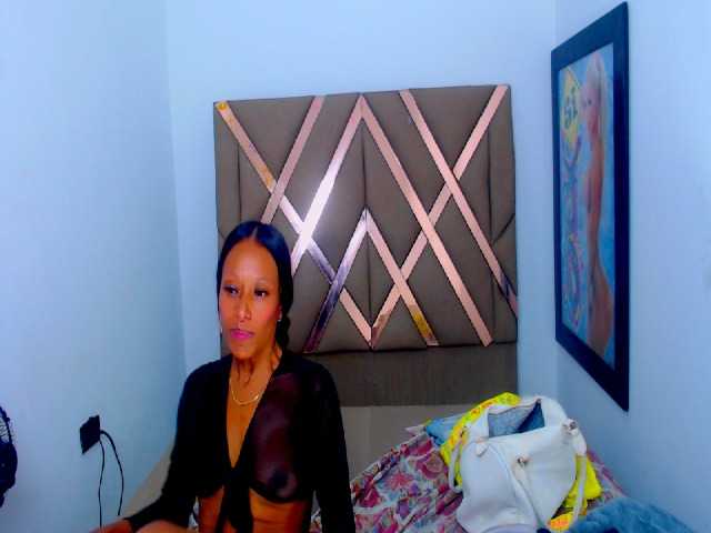 bitch-naughty live cam on BongaCams
