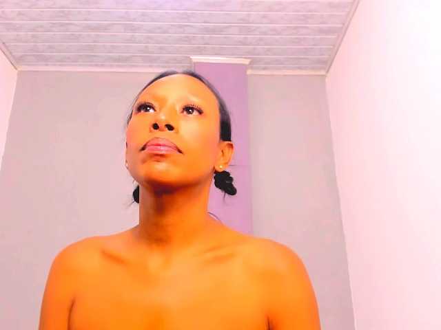 bitch-naughty live cam on BongaCams
