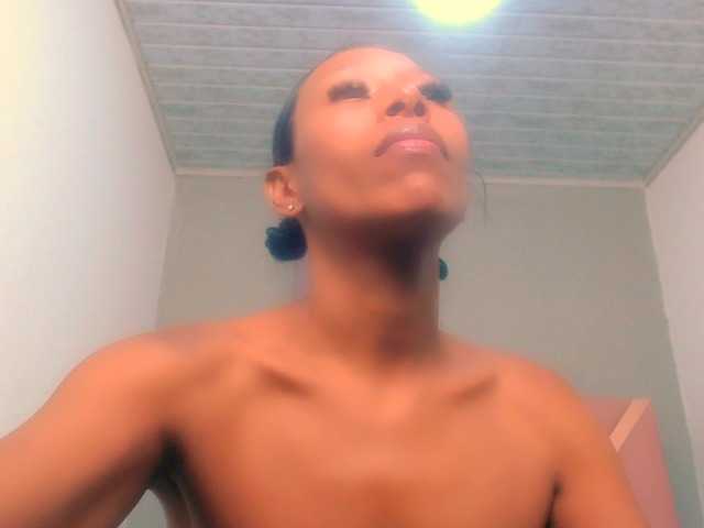 bitch-naughty live cam on BongaCams