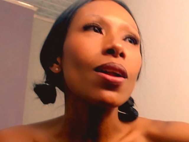 bitch-naughty live cam on BongaCams