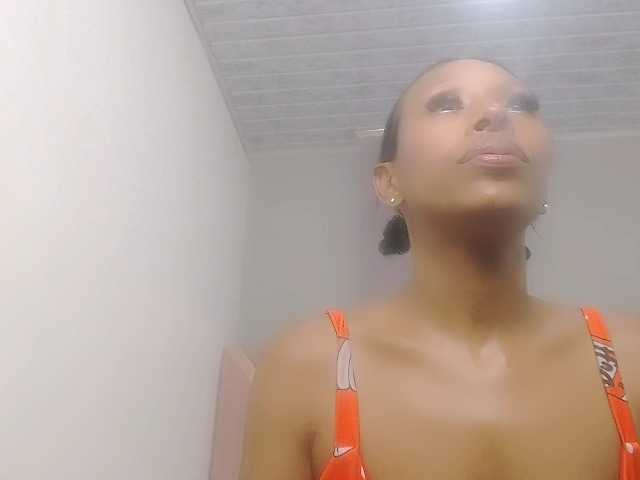 bitch-naughty live cam on BongaCams