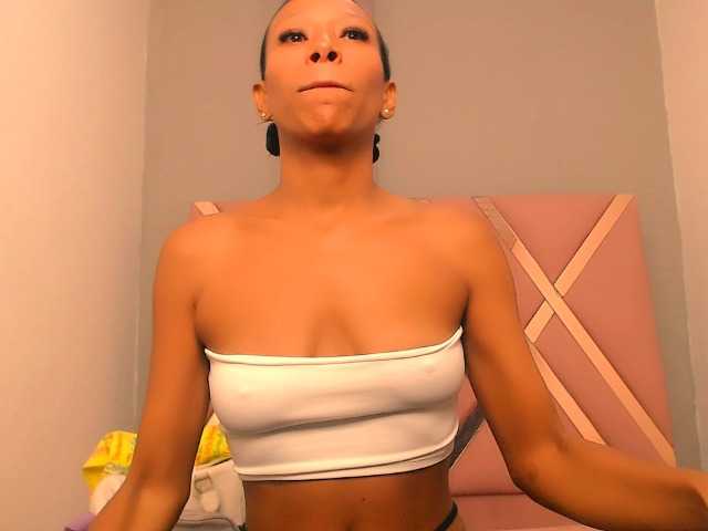 bitch-naughty live cam on BongaCams