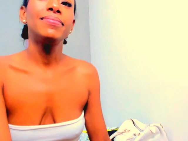 bitch-naughty live cam on BongaCams