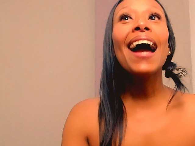 bitch-naughty live cam on BongaCams