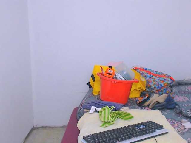 bitch-naughty live cam on BongaCams
