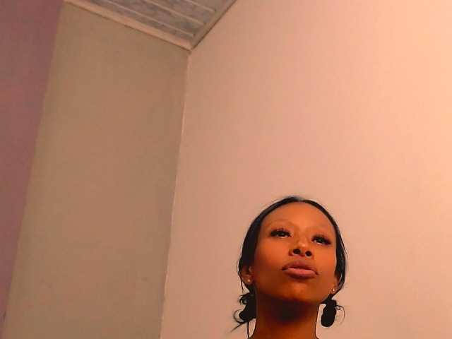 bitch-naughty live cam on BongaCams