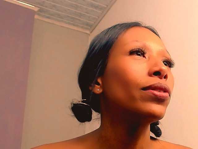 bitch-naughty live cam on BongaCams