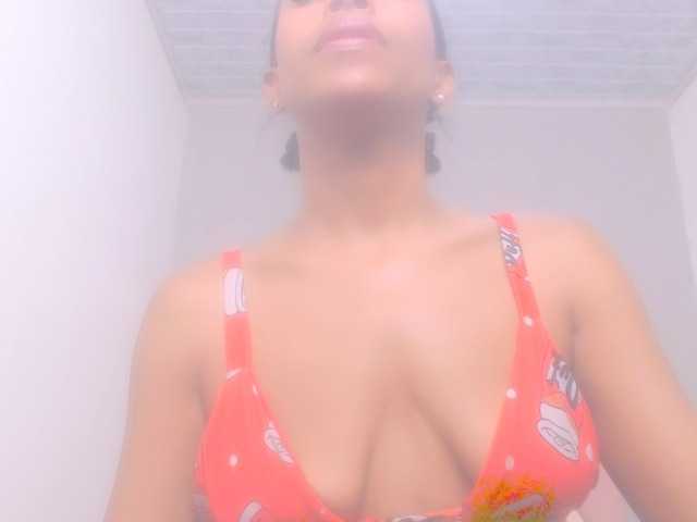 bitch-naughty live cam on BongaCams