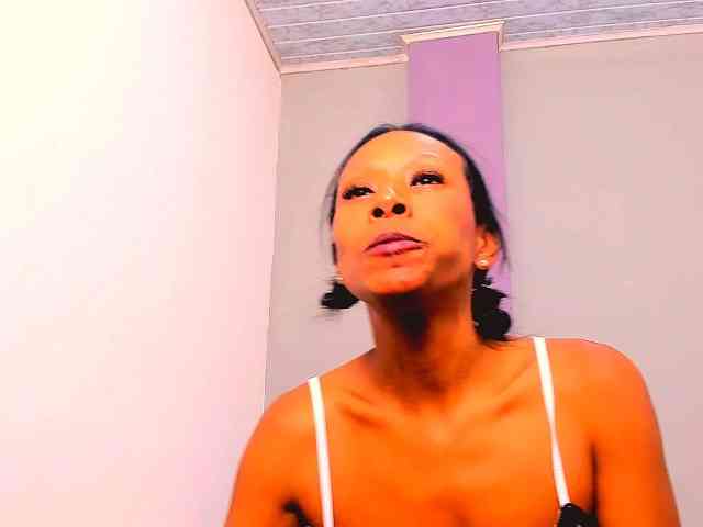 bitch-naughty Live Webcam on BongaCams