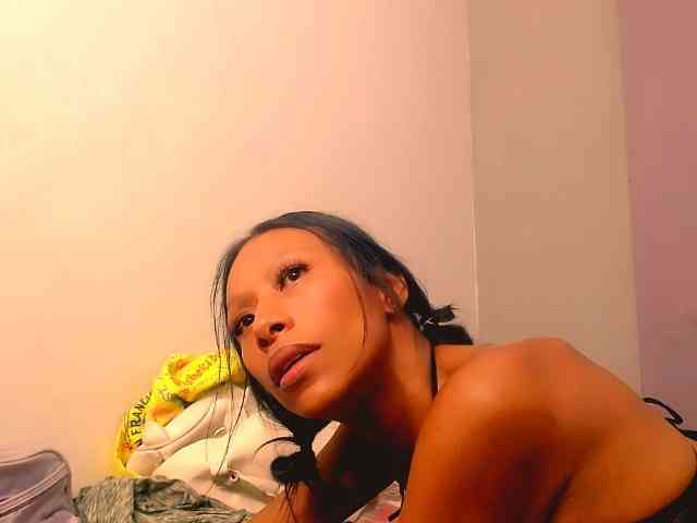 bitch-naughty webcam
