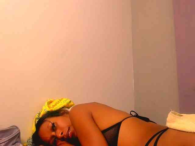 bitch-naughty webcam