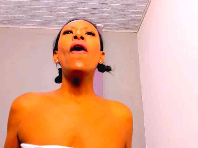 bitch-naughty webcam