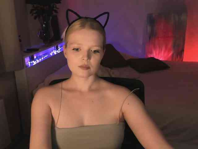 LadyLoveA webcam