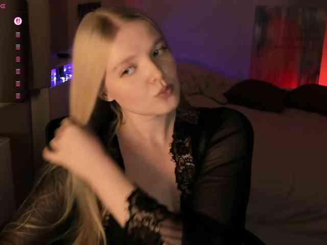 Annie333 webcam
