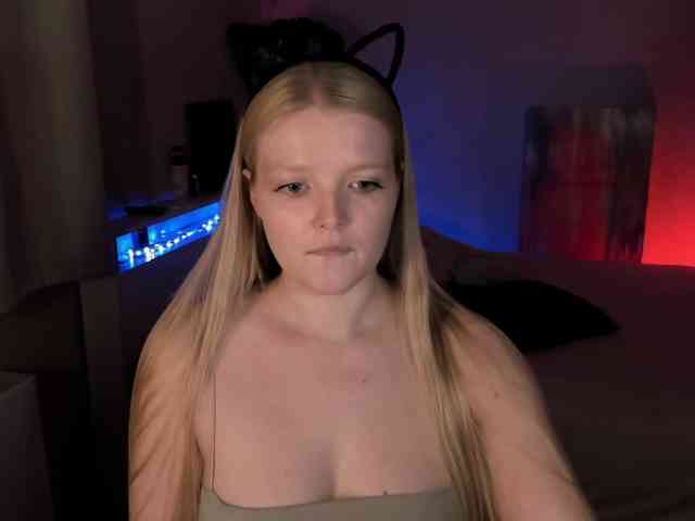 LadyLoveA webcam