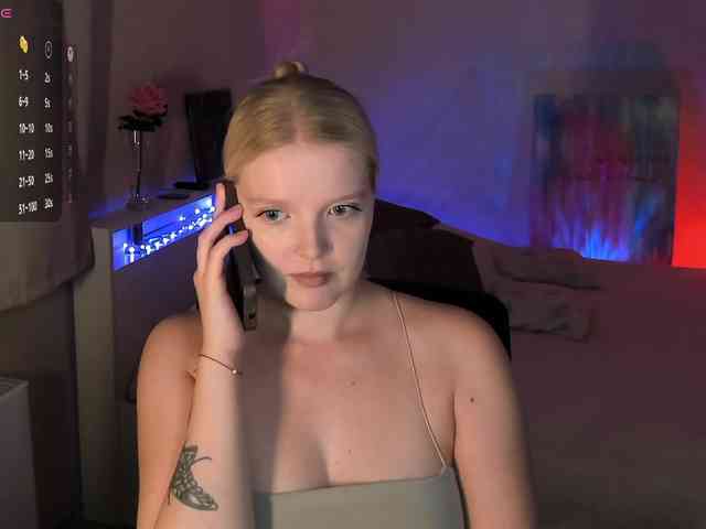 Annie333 webcam