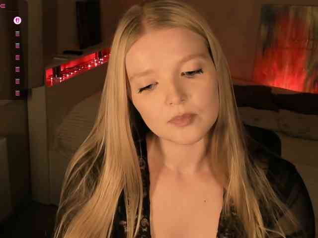 Annie333 webcam