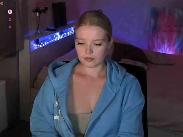 Annie333 webcam