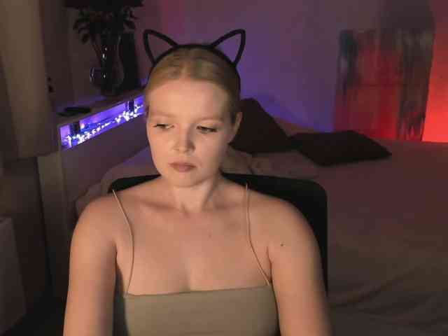 LadyLoveA webcam