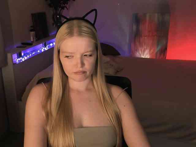 LadyLoveA webcam