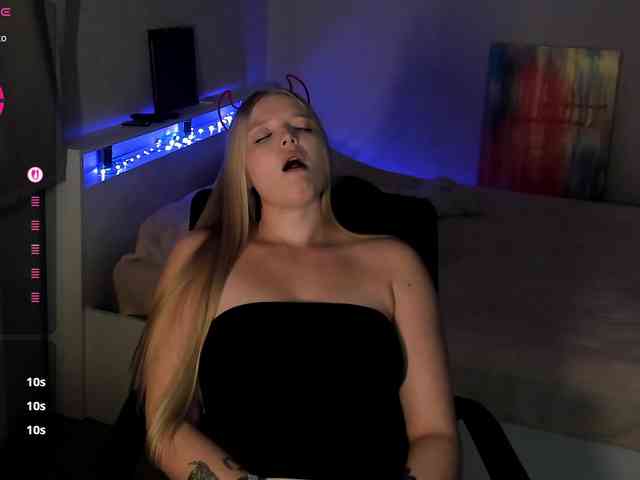 Annie333 webcam