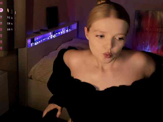 Annie333 webcam