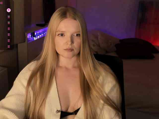 Annie333 webcam