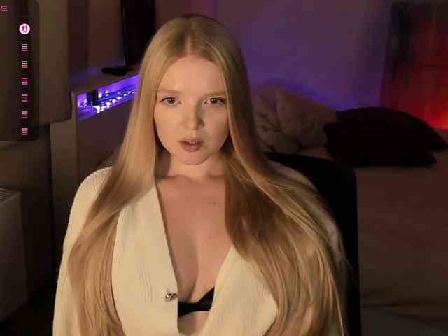 Annie333 webcam