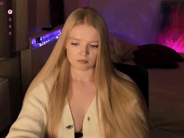 Annie333 webcam