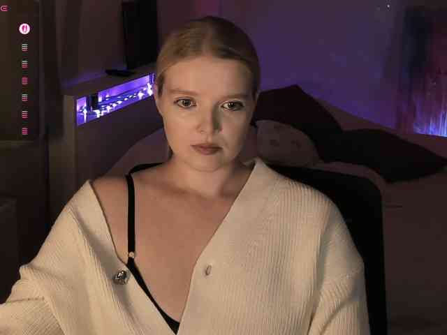 Annie333 webcam