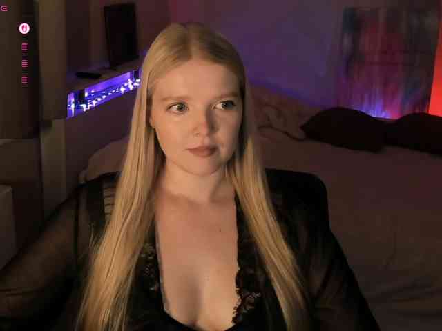 Annie333 webcam