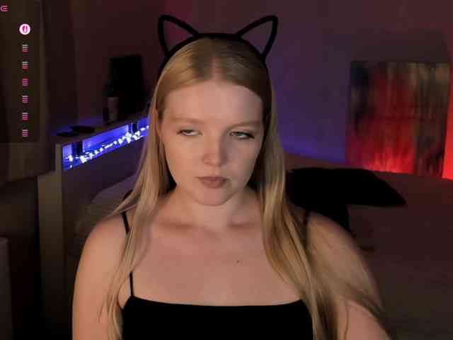LadyLoveA webcam