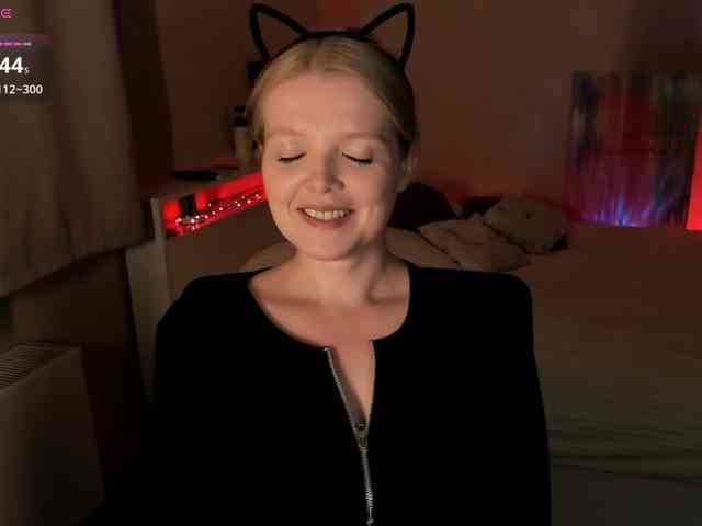 LadyLoveA webcam