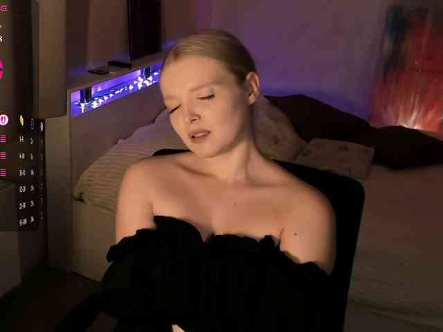 Annie333 webcam