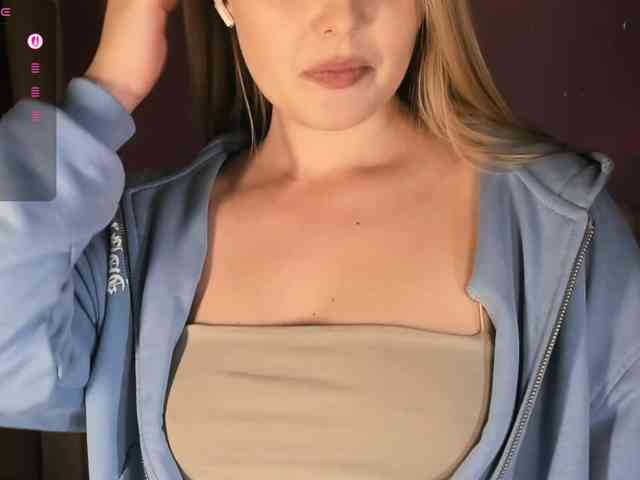 Annie333 webcam