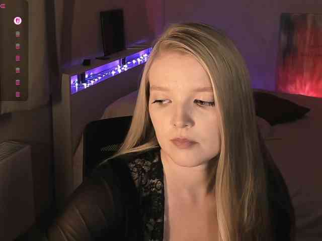Annie333 webcam