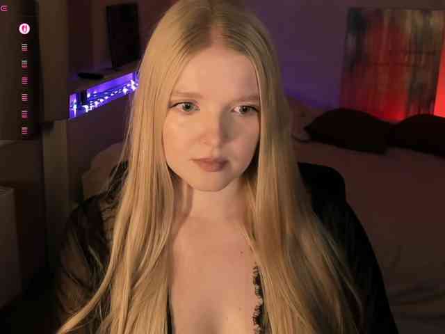 Annie333 webcam
