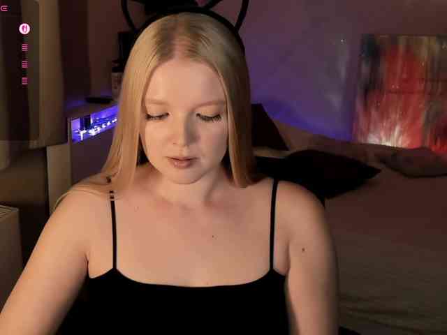 LadyLoveA webcam