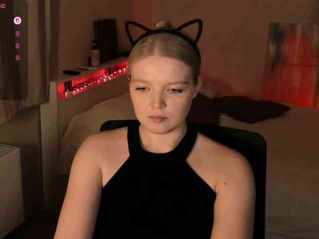 Annie333 webcam