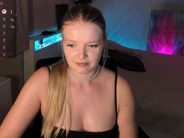 Annie333 webcam