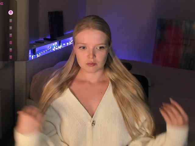 Annie333 webcam