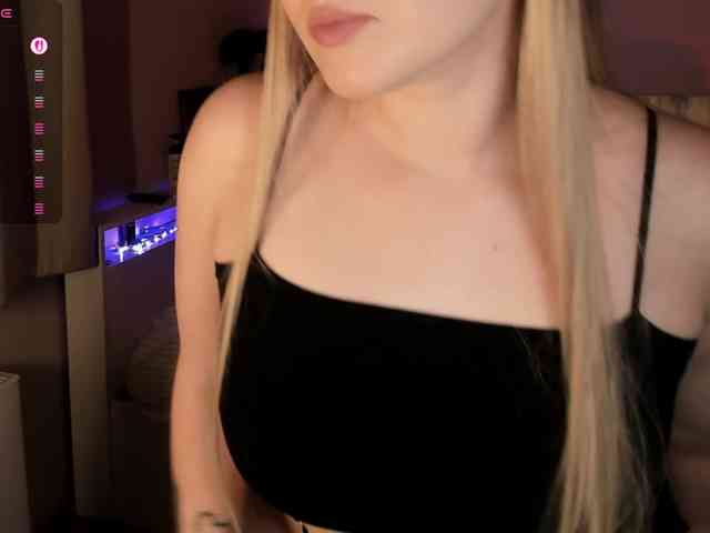 LadyLoveA webcam