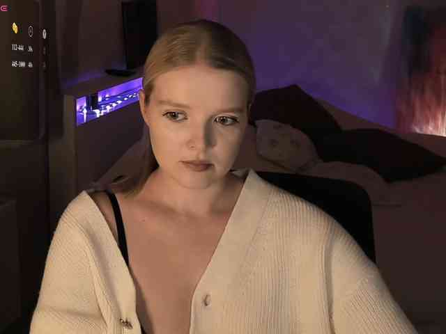 Annie333 webcam