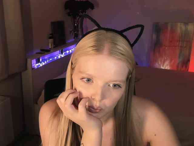LadyLoveA webcam