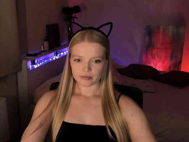 LadyLoveA webcam