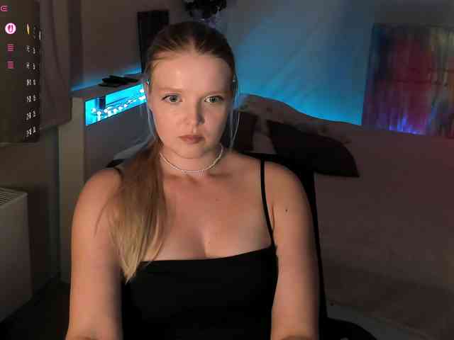 Annie333 webcam