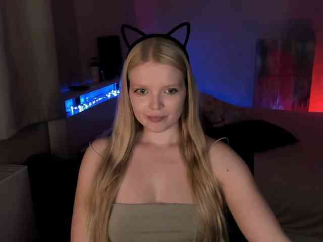 LadyLoveA webcam